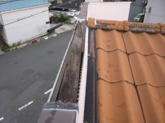 パラペット笠木の落下
