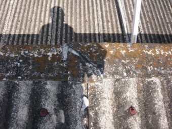 棟の役物の割れ