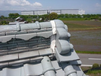 鬼瓦の漆喰