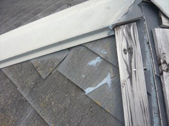 棟板金が飛んだ部分