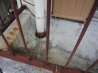 雨漏りしたベランダ
