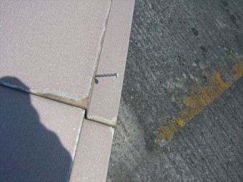 板金の釘浮き