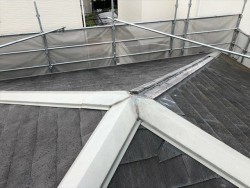 棟板金の落下