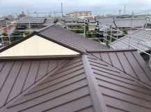 複雑な瓦屋根の葺き替え