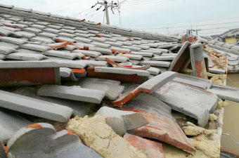 令和元年房総半島台風で被害を受けた瓦屋根