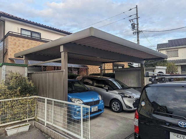 名古屋市天白区でカーポート屋根の現場調査、折板屋根のペフが劣化してボロボロに