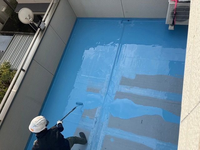 名古屋市天白区にて住宅ベランダに通気緩衝工法によるウレタン塗膜防水工事の施工