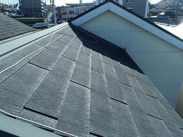 名古屋市天白区でカラーベストが落下した屋根をドローンで現場調査、屋根カバー工事が決定