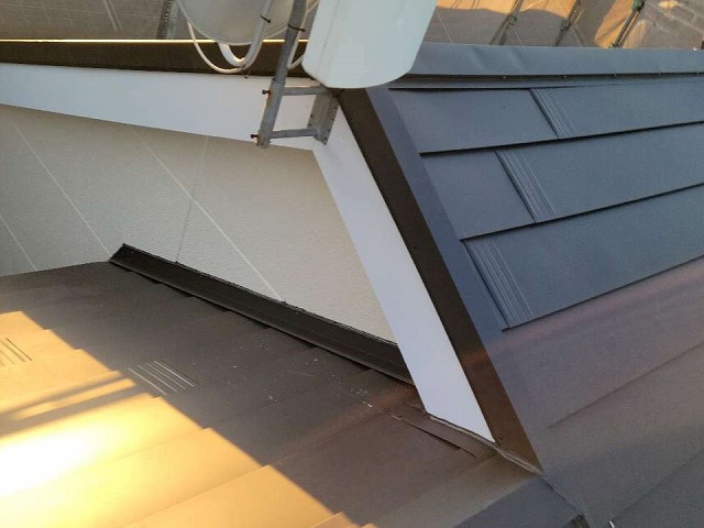 屋根カバー工法メンテナンスが完成した住宅の様子