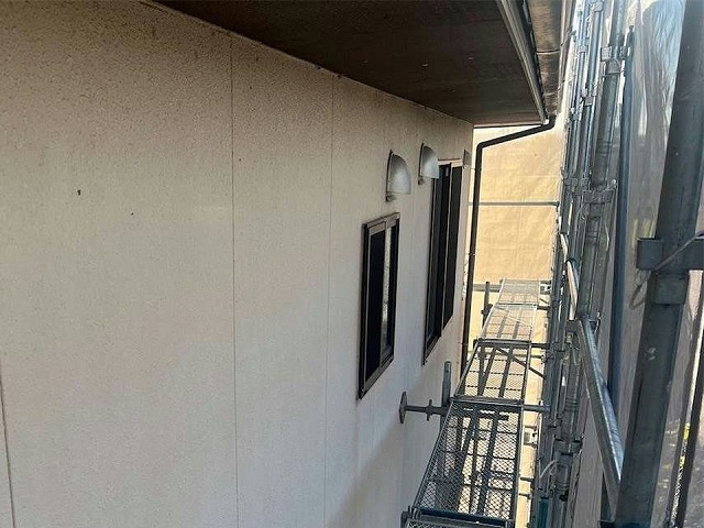 名古屋市瑞穂区の外壁サイディングや軒天、土台水切りへの塗り替え前に行った高圧洗浄