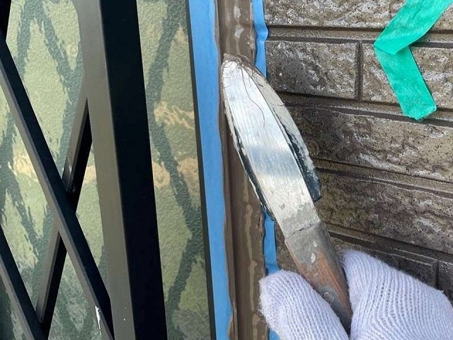 名古屋市瑞穂区で外壁クリヤー塗装工事の前に行ったコーキング打ち替え補修