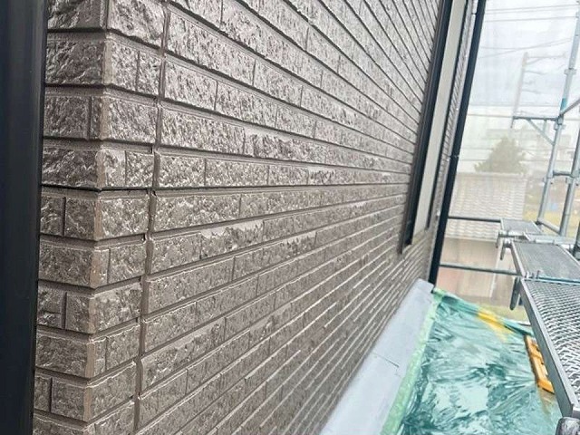 名古屋市瑞穂区で庇板金や雨押え板金に対する塗装工程にて外壁以外も綺麗な仕上がりに