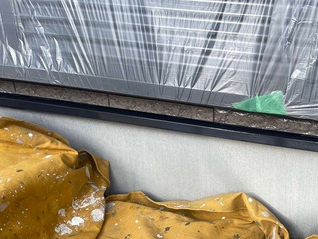 名古屋市瑞穂区で鉄部への塗装!換気フードや劣化で機能を損ねた基礎水切りの塗装