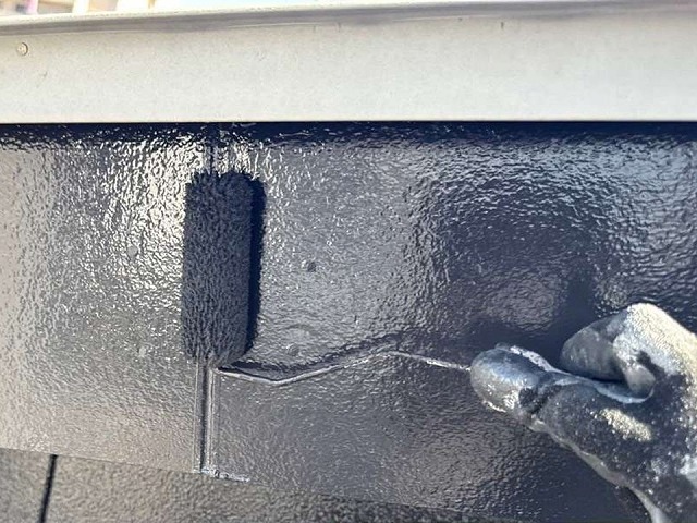 名古屋市南区で屋根を強風や雨から守る破風板に対する塗装作業で美観回復
