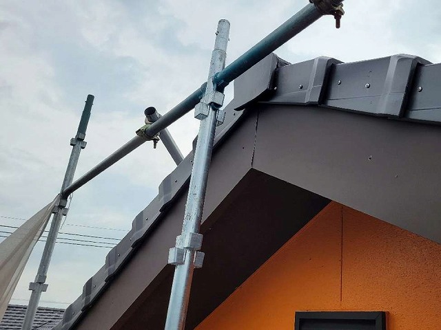 日進市の住宅にて行ってきた屋根板金部材取り替えや破風板ガルバ巻きの完成後状況