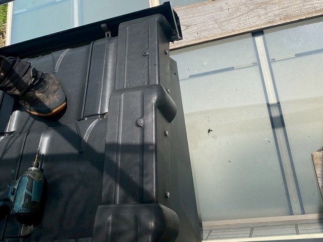 日進市で袖瓦取り直し工事、取り外していた袖瓦の再設置でケラバ部の機能を回復