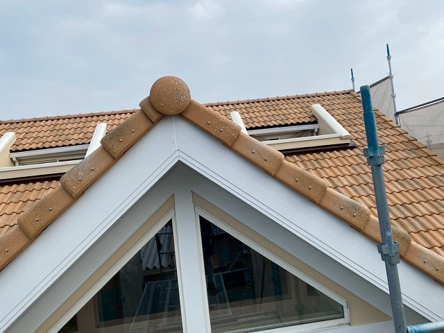 名古屋市名東区にて風雨で劣化しやすいケラバ部で実施した袖瓦取り直しの施工完了状況