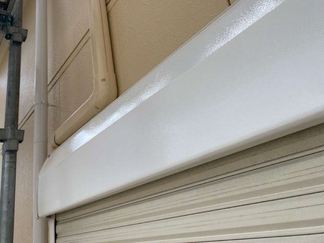 名古屋市名東区でシャッターボックスへの塗装、色あせや汚れが目立って外観を解消！