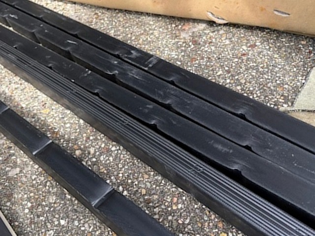 棟部役物取り替え改修工事ので使用する樹脂製の胴縁材