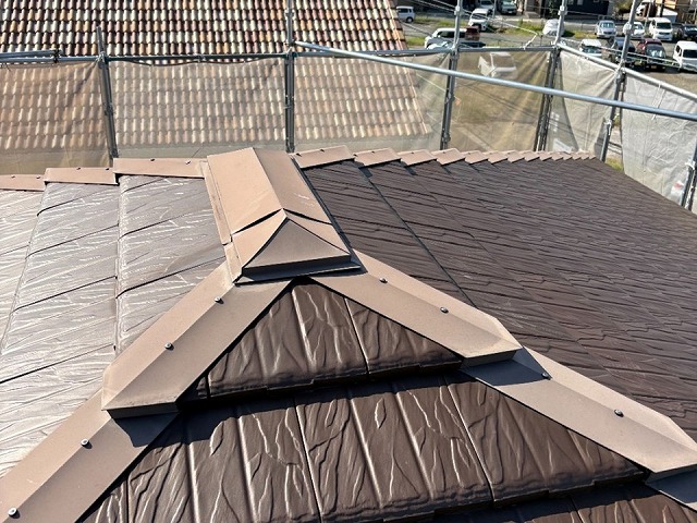 棟役物取り替え改修工事の施工前状況