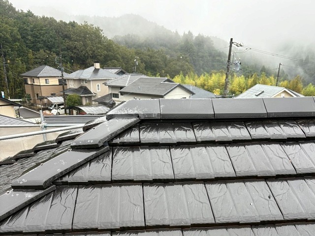 豊明市で屋根棟部の役物取り替えが完了、三角冠瓦で耐久力を確保