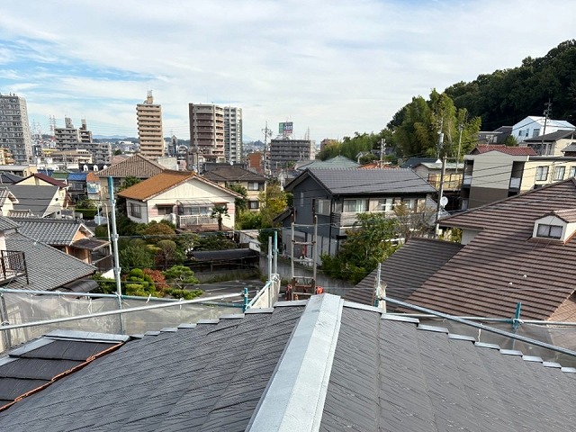 名古屋市天白区で棟板金と棟瓦との取り替え、既存棟板金撤去と下地の劣化状況