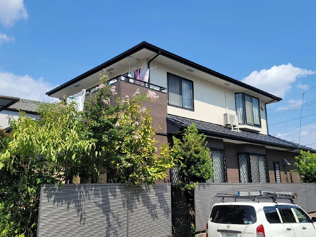 名古屋市天白区の住宅で現場調査、ベランダのサイディング外壁に激しい経年劣化