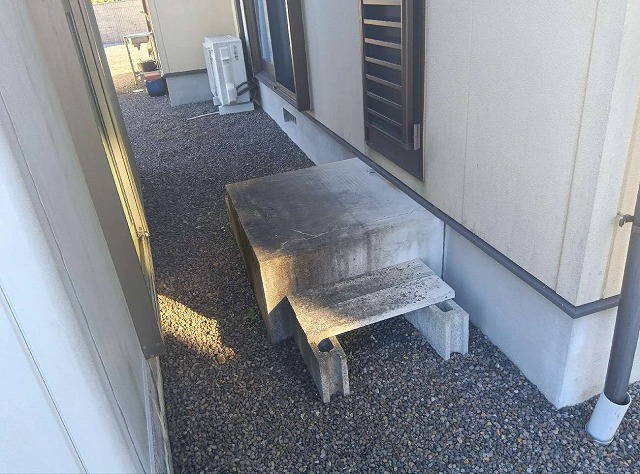 名古屋市南区の外壁塗り替え、土台水切りや雨押え板金への丁寧な塗装