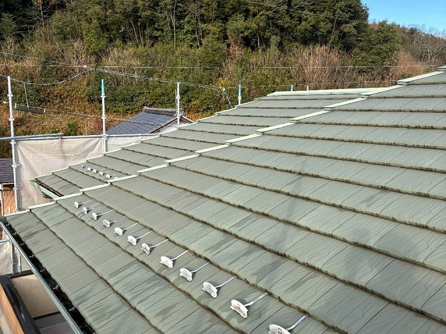 名古屋市南区で防災瓦屋根工事、既存差し棟板金への防水テープ貼り