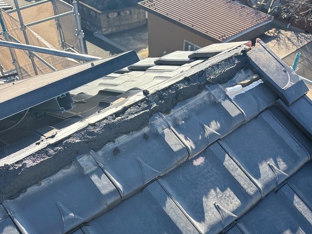 名古屋市中川区で棟を長く支える土台づくり、屋根役物取り替えのモルロック施工