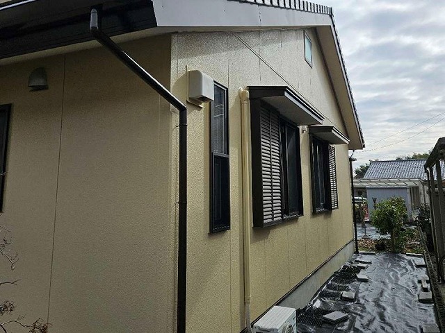 豊明市でサイディング外壁塗装工事が完成、色あせやカビを解消した美しい仕上がり