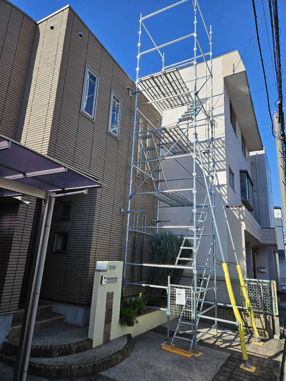 昇降足場の設置