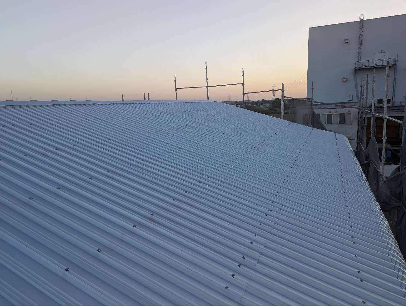 カバー工事後の工場屋根