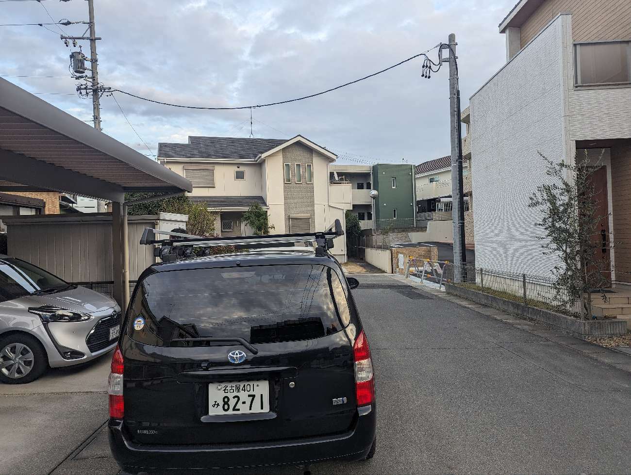 カーポートの折板屋根の現場調査