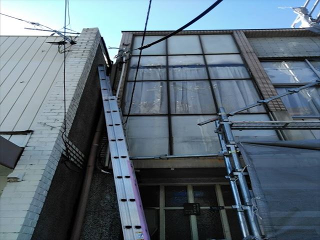 ビルの屋根瓦の葺き替え施工後