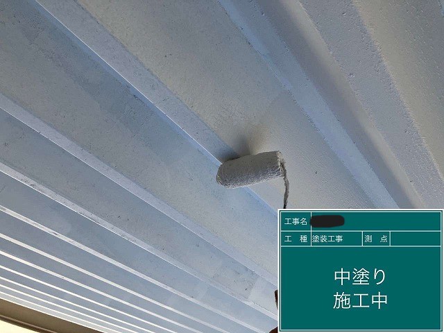 ガイナを使った中塗りの様子