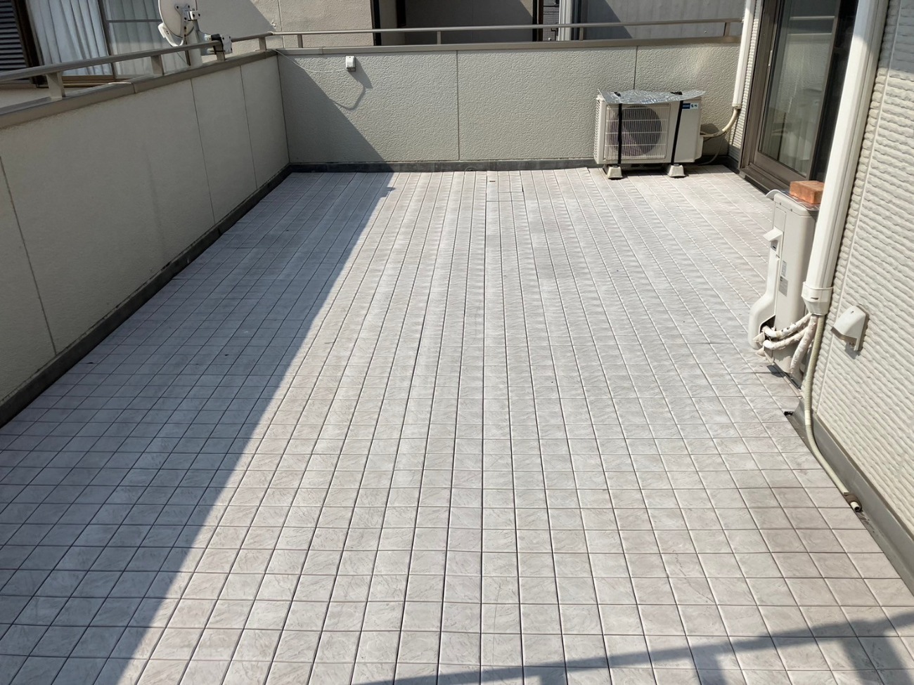 ウレタン塗膜防水工事前のベランダ
