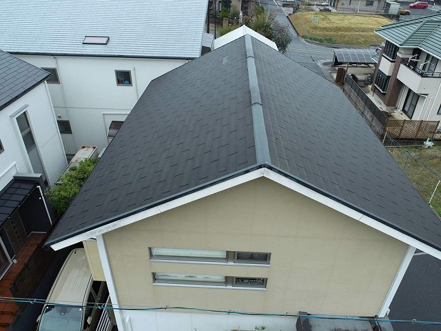 名古屋市天白区でカラーベストが落下した屋根工事、改質アスファルルーフィングと役物の施工