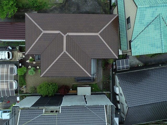 瓦屋根の劣化状況を確認するためのドローンを用いた現場調査