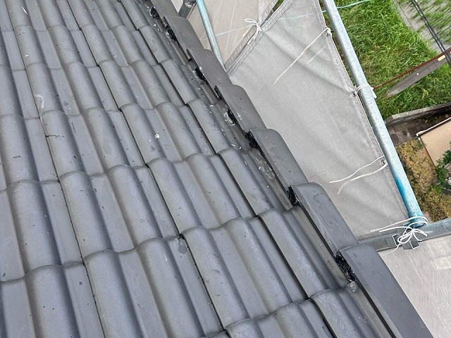 袖瓦取り直し工事で取り外していた袖瓦の再設置が完了