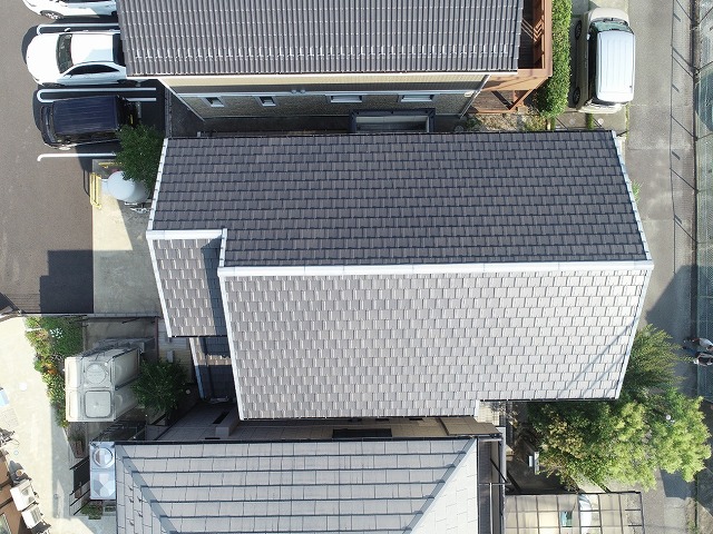 住宅屋根の経年劣化を確認するためのドローン撮影