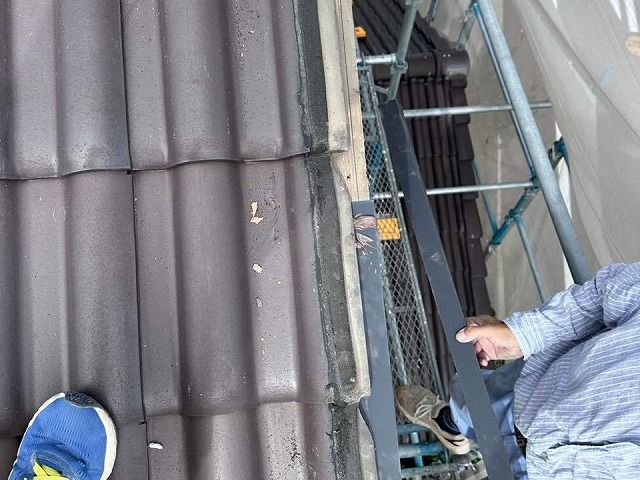木下地へ取り付ける水切り材のジョイント部への捨てコーキング