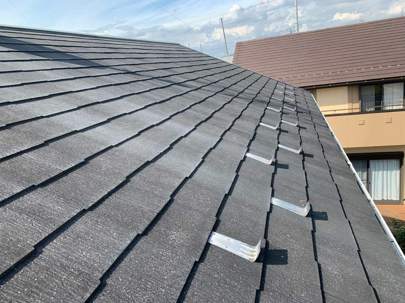 色褪せが見られるカラーベスト