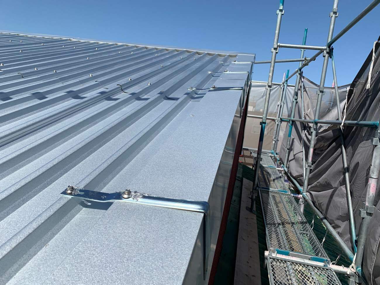 ケラバ板金の設置