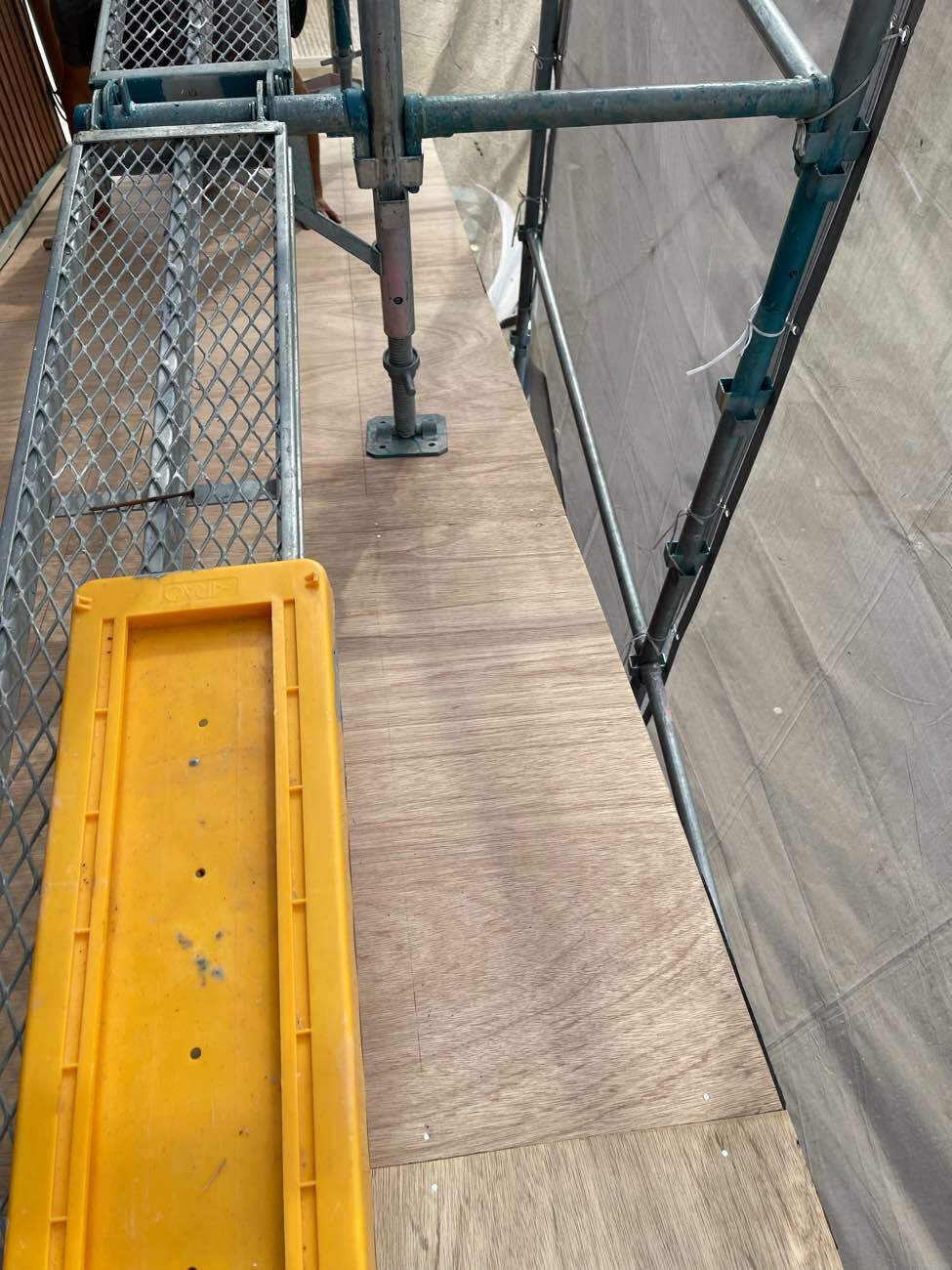 構造用合板を施工