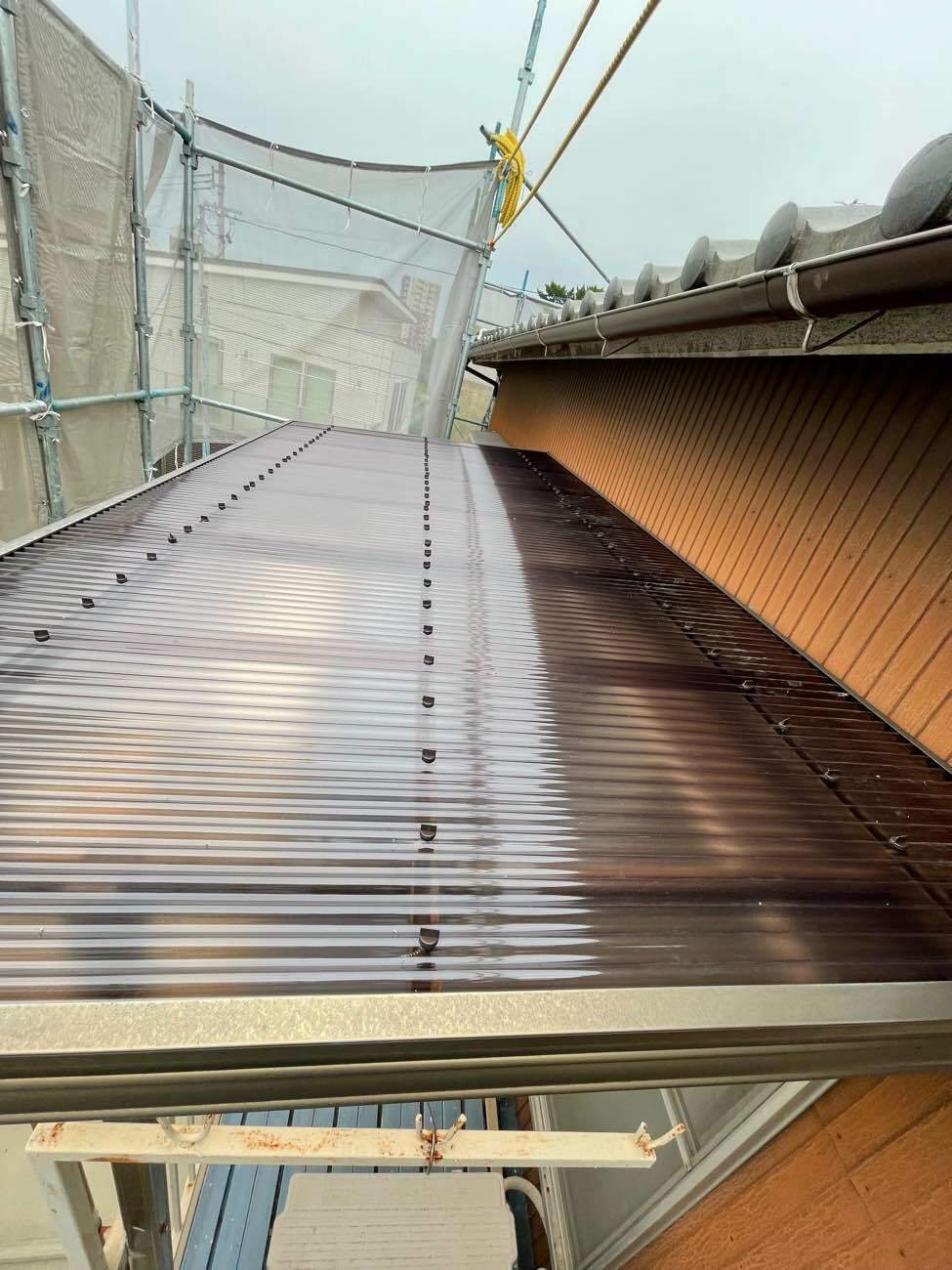 ポリカ波板を施工