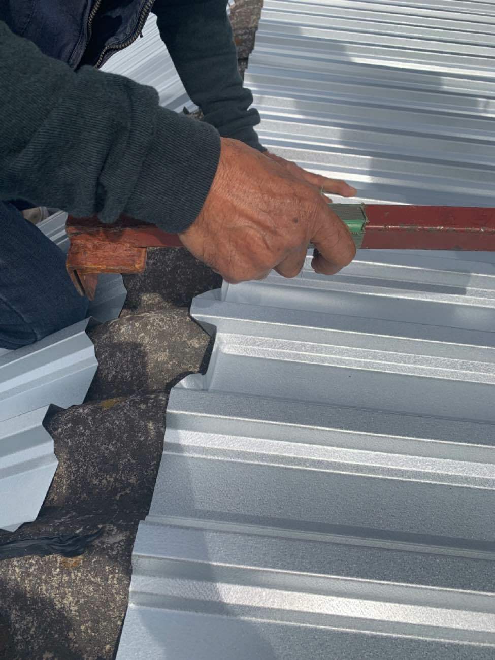 折り曲げ加工作業