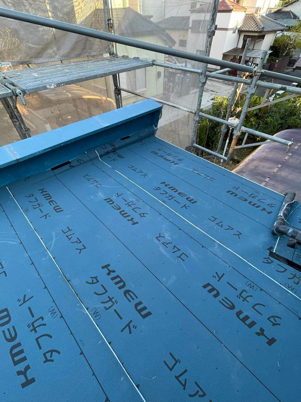 下屋根のパラペット