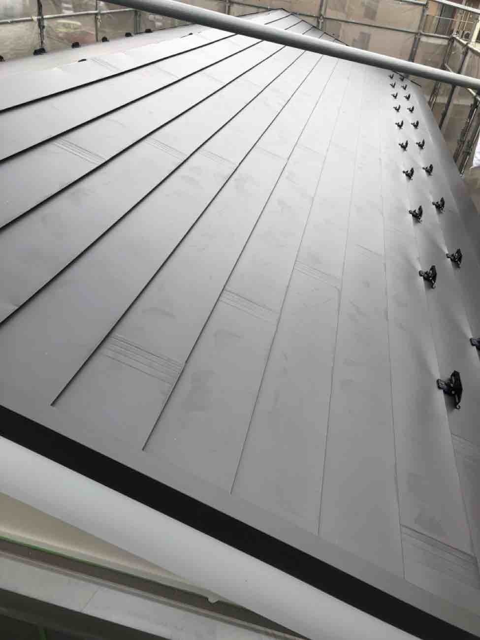 板金役物の取り付け