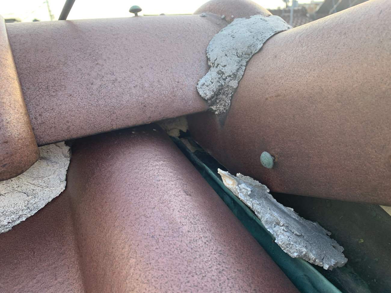 棟瓦を固定するビス